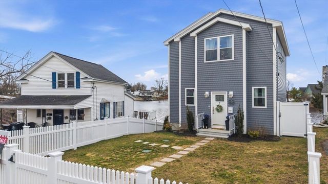 86 Ocean View Ave, Swansea, MA 02777