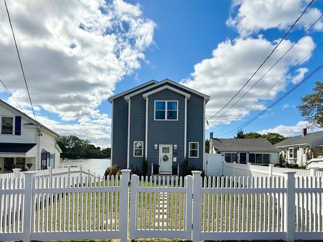 86 Ocean View Ave, Swansea, MA 02777
