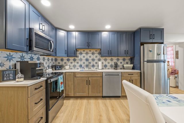 86 Ocean View Ave, Swansea, MA 02777