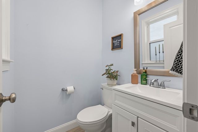 86 Ocean View Ave, Swansea, MA 02777