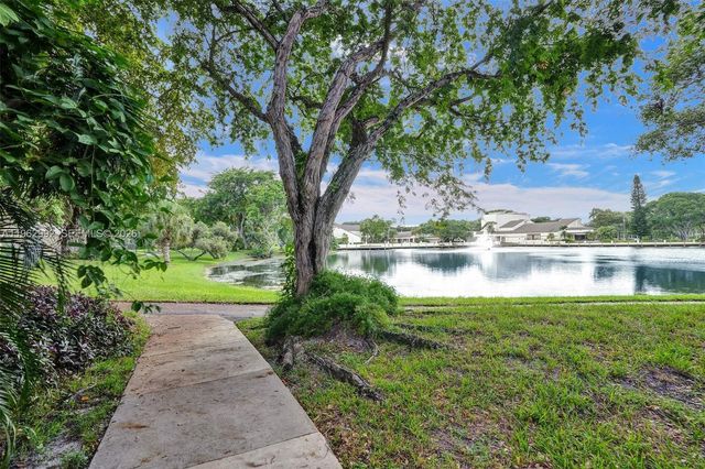 2553 NW 42nd Ave, Coconut Creek, FL 33066