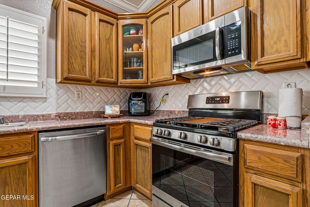 3065 TIERRA NORA Drive, El Paso, TX 79938