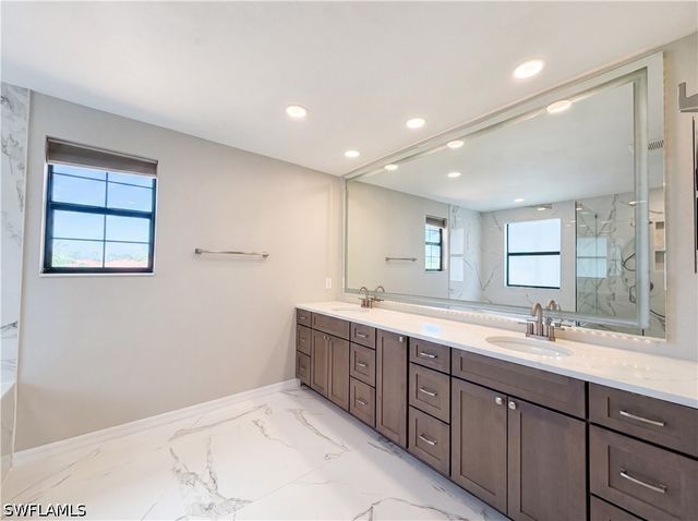 1588 Vizcaya LN, Naples, FL 34113