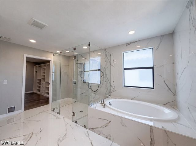 1588 Vizcaya LN, Naples, FL 34113