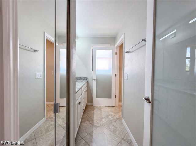 1588 Vizcaya LN, Naples, FL 34113