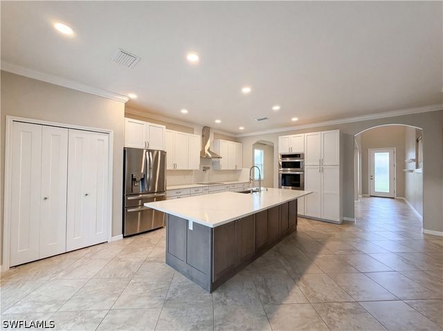 1588 Vizcaya LN, Naples, FL 34113