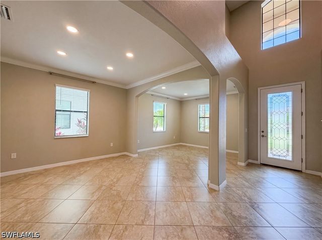 1588 Vizcaya LN, Naples, FL 34113