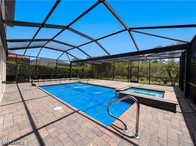 1588 Vizcaya LN, Naples, FL 34113