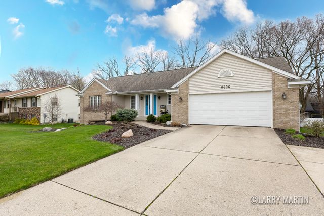6696 City View Drive, Georgetown Twp, MI 49426