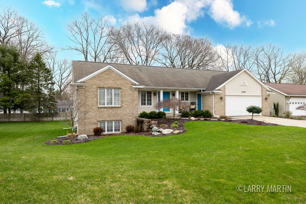 6696 City View Drive, Georgetown Twp, MI 49426