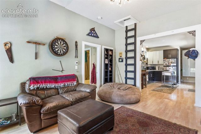 909 Osage Avenue, Manitou Springs, CO 80829