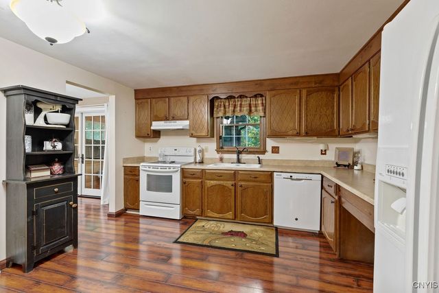 8742 Tallwood Ridge, Lysander, NY 13027