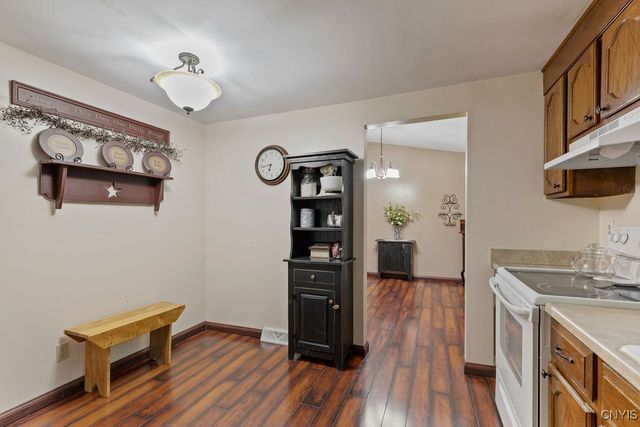 8742 Tallwood Ridge, Lysander, NY 13027