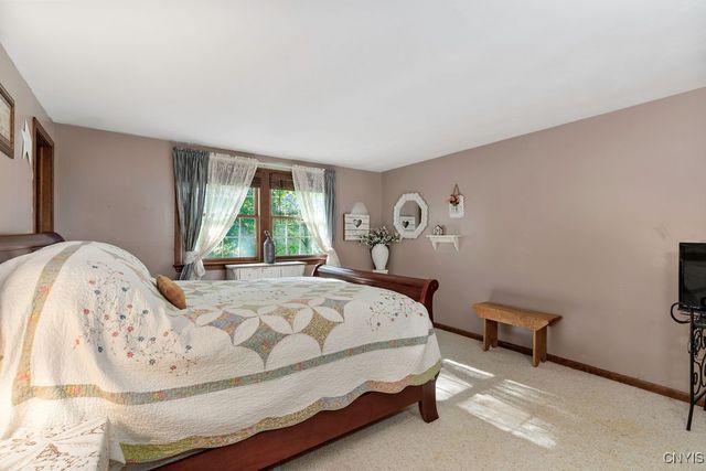 8742 Tallwood Ridge, Lysander, NY 13027