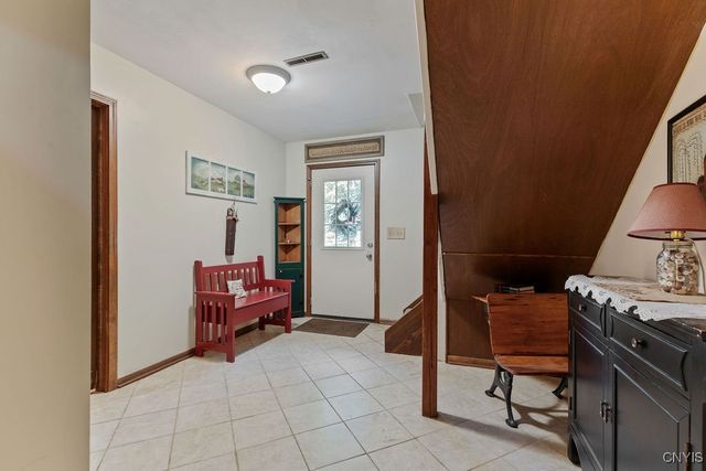 8742 Tallwood Ridge, Lysander, NY 13027