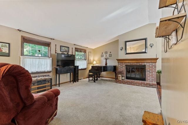 8742 Tallwood Ridge, Lysander, NY 13027