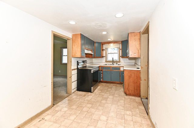 3945 E Birchwood AVENUE, Cudahy, WI 53110