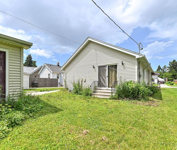 3945 E Birchwood AVENUE, Cudahy, WI 53110