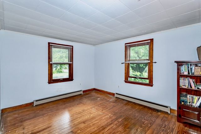 15 Kenwood Street, Westfield, MA 01085