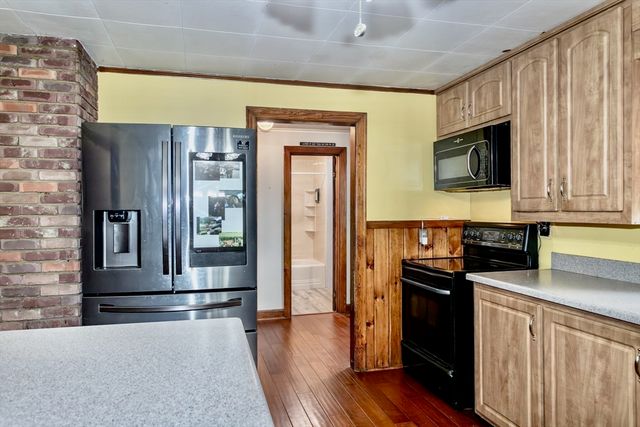 15 Kenwood Street, Westfield, MA 01085