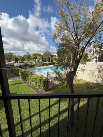 8025 SW 107th Ave 213, Miami, FL 33173