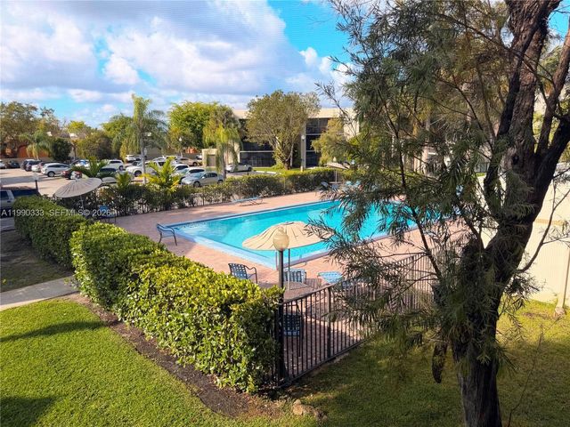 8025 SW 107th Ave 213, Miami, FL 33173