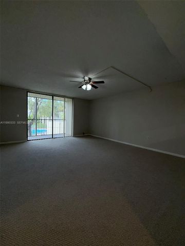 8025 SW 107th Ave 213, Miami, FL 33173