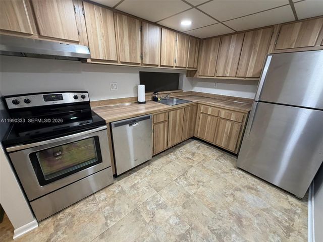 8025 SW 107th Ave 213, Miami, FL 33173