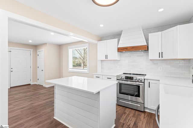 805 S Main Street, Fountain Inn, SC 29644