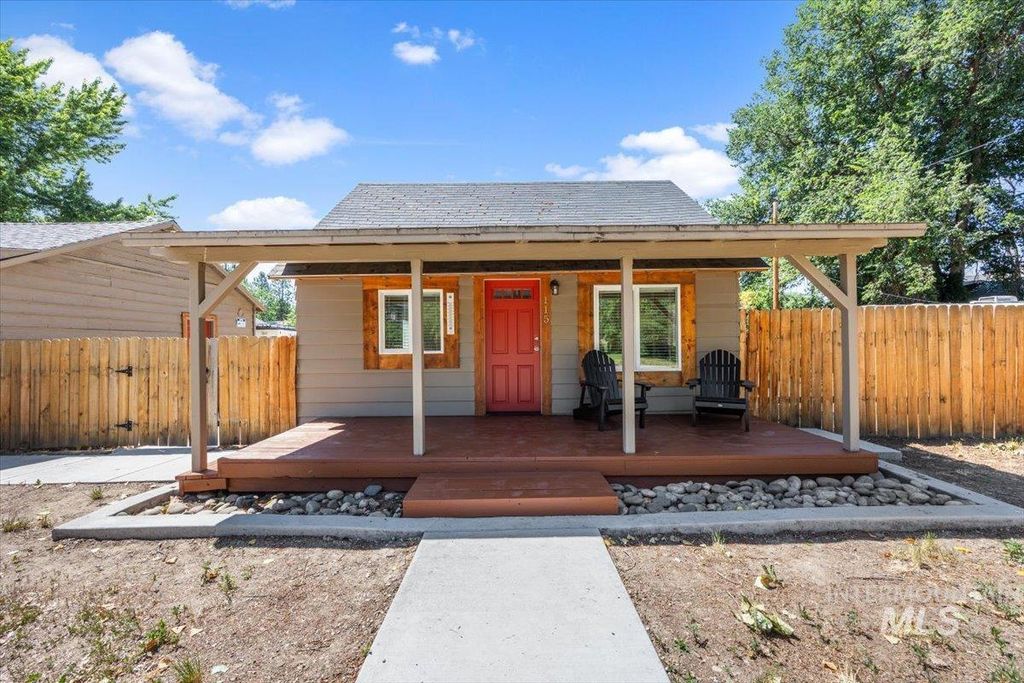 115 Locust St, Horseshoe Bend, ID 83629