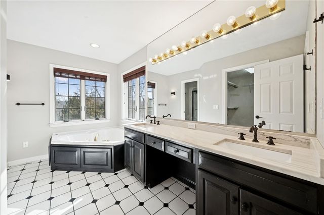 3124 Algonquin Trail, Lower Burrell, PA 15068