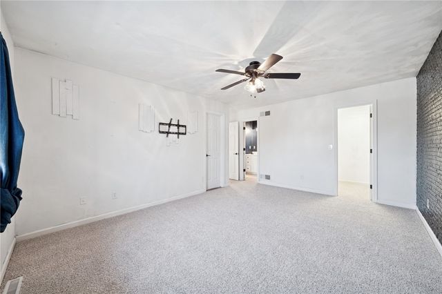 3124 Algonquin Trail, Lower Burrell, PA 15068