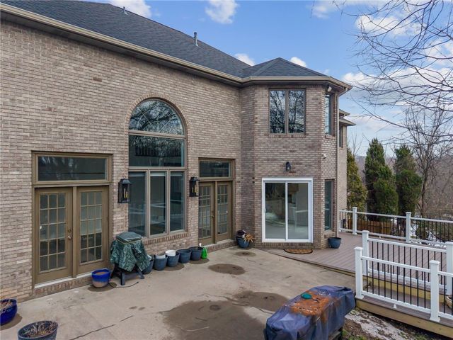 3124 Algonquin Trail, Lower Burrell, PA 15068