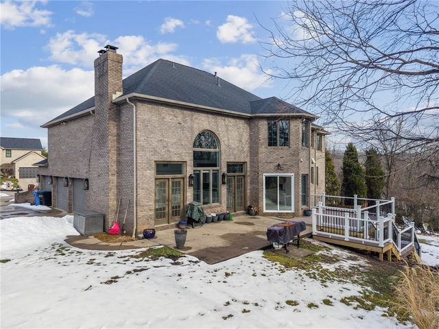 3124 Algonquin Trail, Lower Burrell, PA 15068