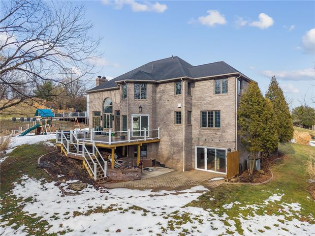 3124 Algonquin Trail, Lower Burrell, PA 15068