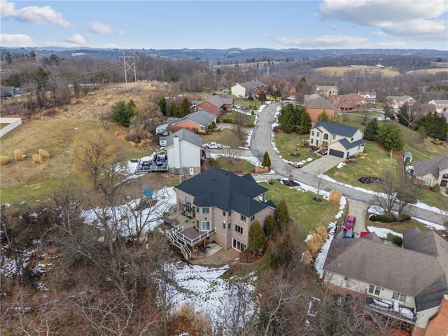 3124 Algonquin Trail, Lower Burrell, PA 15068