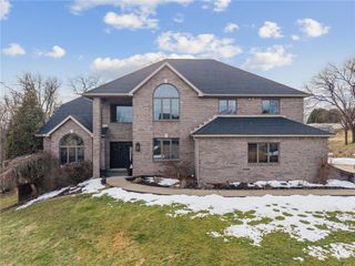 3124 Algonquin Trail, Lower Burrell, PA 15068