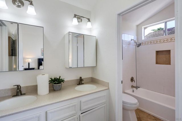 1772 Promenade Cir, Vista, CA 92083