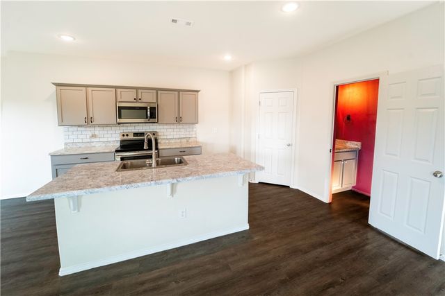 452 Bluebonnet Avenue, Lowell, AR 72745