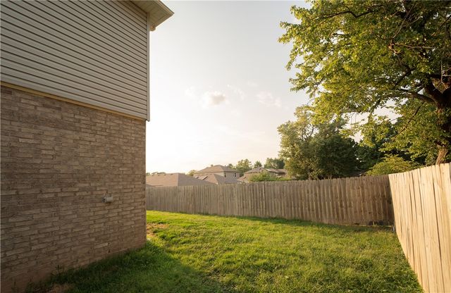 452 Bluebonnet Avenue, Lowell, AR 72745