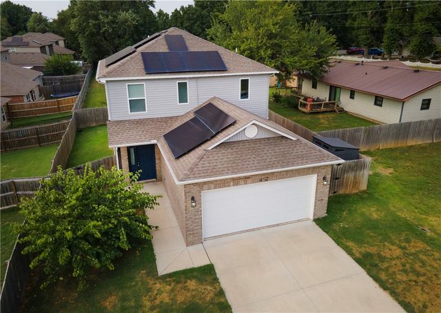 452 Bluebonnet Avenue, Lowell, AR 72745