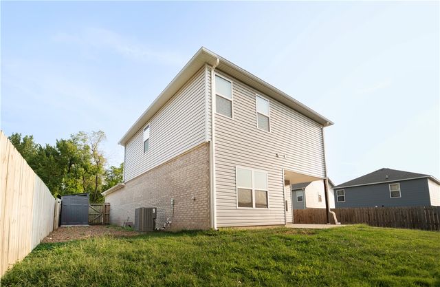 452 Bluebonnet Avenue, Lowell, AR 72745
