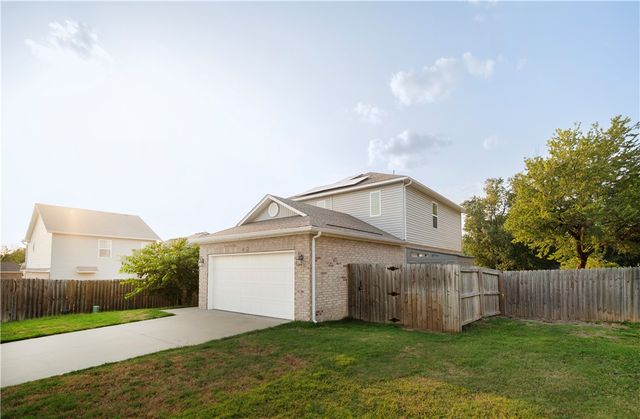 452 Bluebonnet Avenue, Lowell, AR 72745