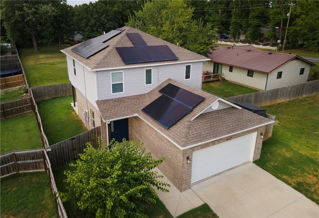 452 Bluebonnet Avenue, Lowell, AR 72745