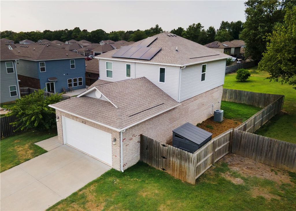 452 Bluebonnet Avenue, Lowell, AR 72745