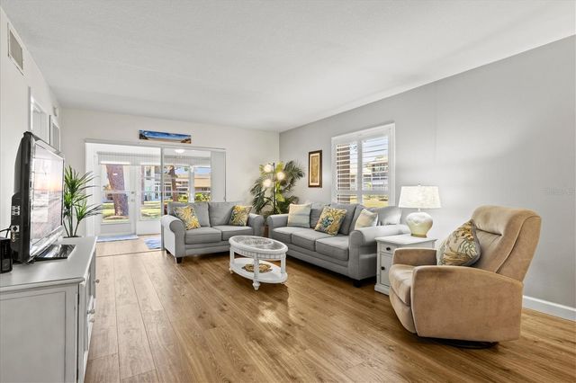 404 PINEBROOK CRESCENT 4, Venice, FL 34285