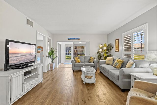 404 PINEBROOK CRESCENT 4, Venice, FL 34285