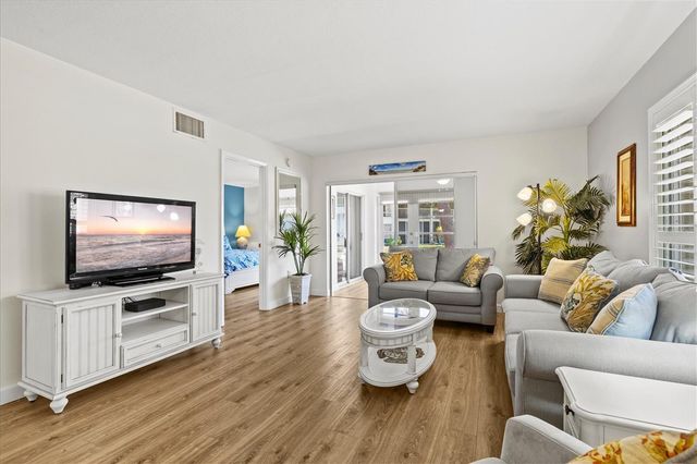 404 PINEBROOK CRESCENT 4, Venice, FL 34285