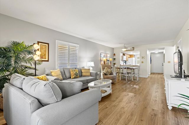 404 PINEBROOK CRESCENT 4, Venice, FL 34285