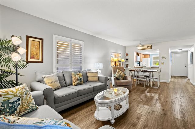 404 PINEBROOK CRESCENT 4, Venice, FL 34285